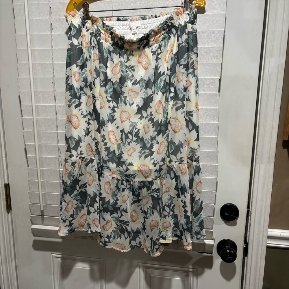 LC Lauren Conrad Floral A-Line Skirt - White and Gray